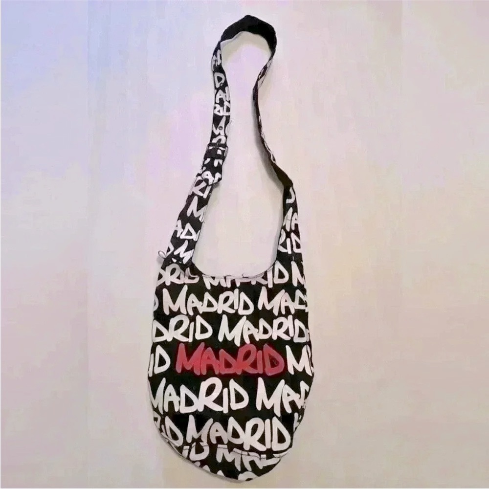 ROBIN RUTH Madrid Shoulder Bag